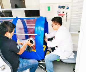 Trabajadores de salud crean equipamiento e insumos para enfrentar el COVID-19