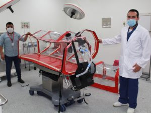 Bioquímico del Isstech, creador de la Cápsula de Aislamiento de Traslado de Pacientes COVID-19