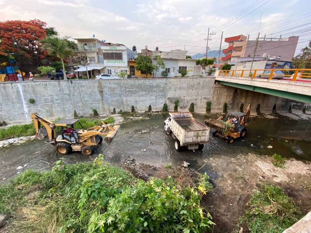 Continúan trabajos de limpieza del río Sabinal en Tuxtla