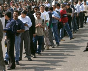 Desempleo y pobreza, próximo azote de los mexicanos