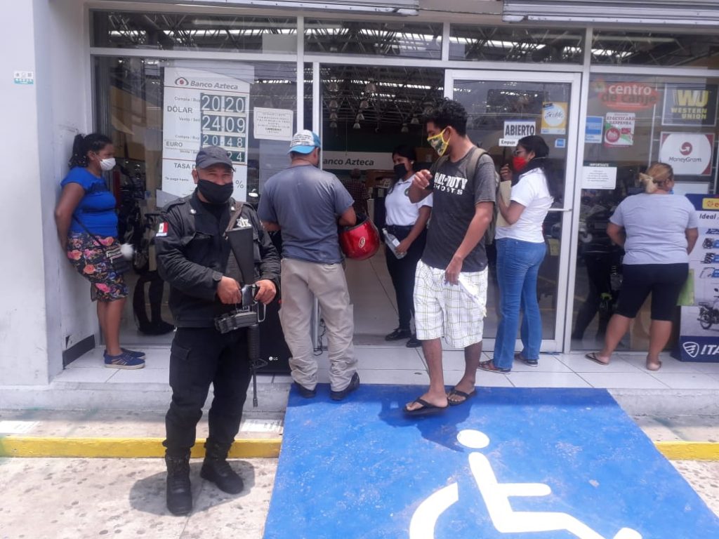 En Tapachula, SSyPC resguarda instituciones bancarias ante pago de programas sociales
