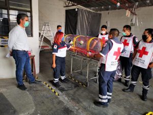 Paramédicos de SCLC conmemoran Día Internacional de la Cruz Roja