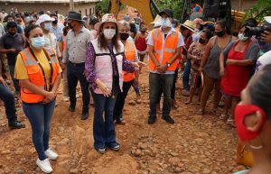 Colonia La Cima de Tapachula se beneficia con calle de pavimentación mixta