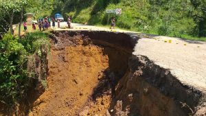 Derrumbe de carretera incomunica Duraznal con Simojovel  