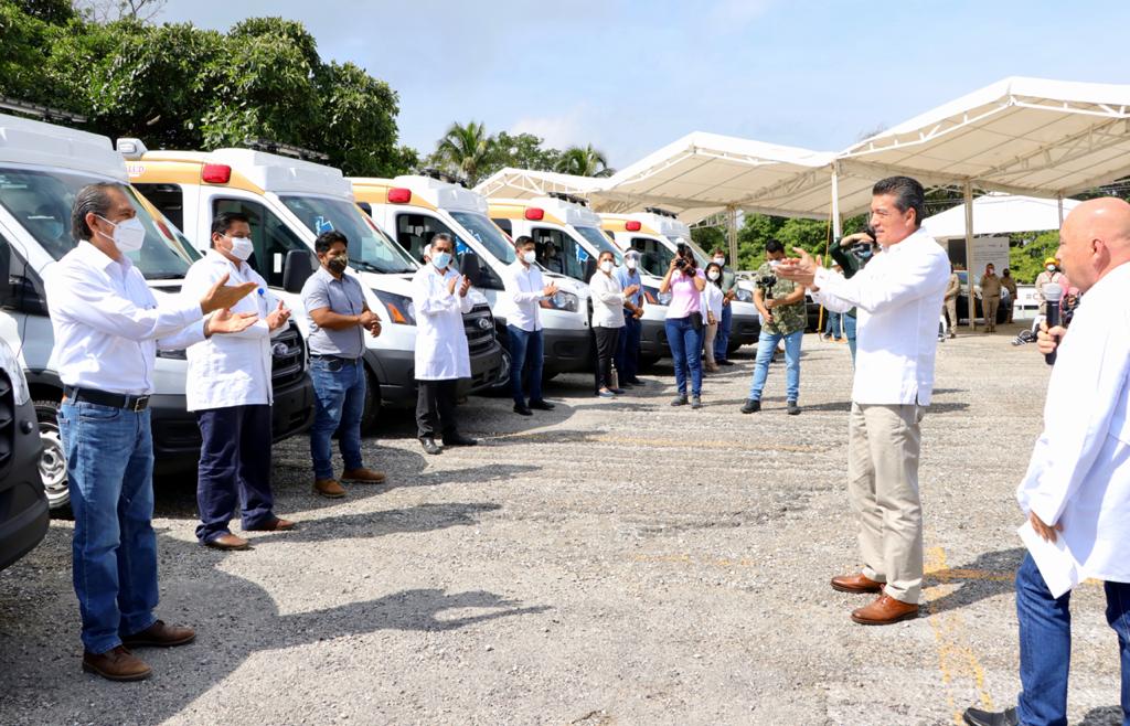 Fortalece Rutilio Escandón acciones contra el dengue con entrega de vehículos, insumos y equipamiento