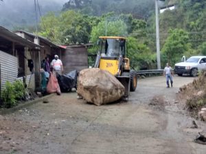 Fortalecen trabajos para reabrir caminos en la zona alta de Tapachula