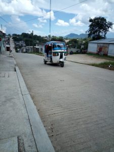 Intercambian socios retenidos por líder de moto taxistas en Altamirano