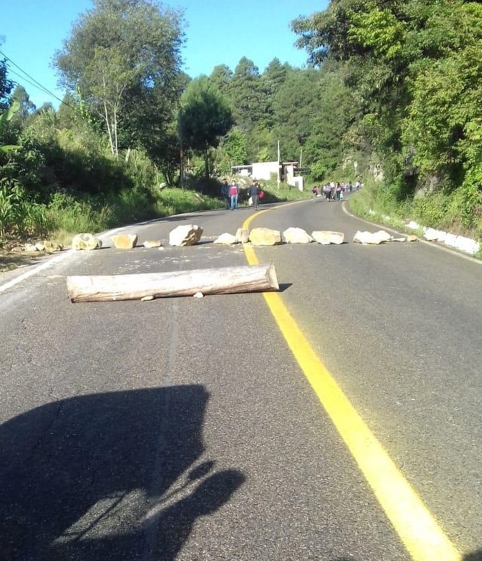 Otra vez bloqueo carretero SCLC-Ocosingo