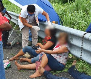 Se brinda atención inmediata a accidente carretero en el tramo Cintalapa-Arriaga