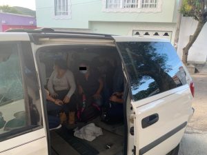 Son rescatados 30 migrantes en tramo Comitán-Ocosingo por la FGR
