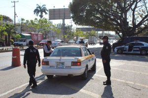 Policía Municipal combate al transporte pirata y el robo de vehículos en Tuxtla