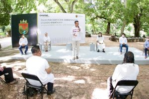 Rutilio Escandón entrega pagos del Programa “Servicios Ambientales” de la Selva Lacandona