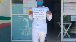 Desde hospital Juárez de Arriaga protestan ante riesgos de personal médico