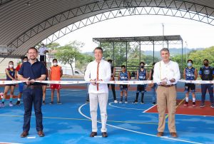 Inaugura Rutilio Escandón rehabilitación de la Unidad Deportiva de Berriozábal