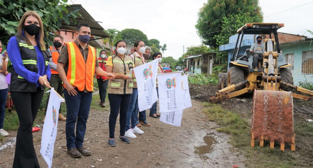 Inicia obra de pavimentación mixta en Colonia Democracia de Tapachula