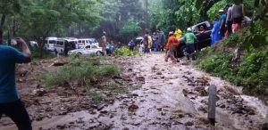 No hay paso de Solosuchiapa a Ixhuatán, derrumbes incomunican la región norte