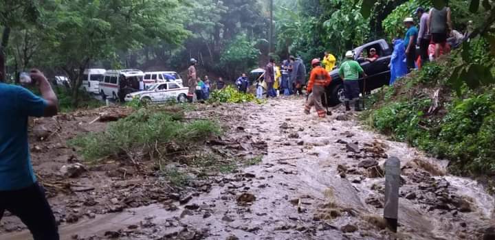 No hay paso de Solosuchiapa a Ixhuatán, derrumbes incomunican la región norte