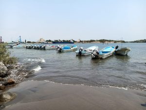Oleajes altos y tormentas por Nana obligan al cierre de Puerto Chiapas para embarcaciones menores 