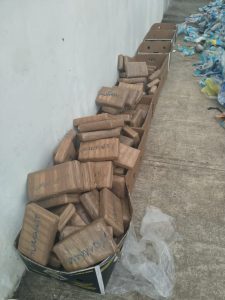 Otro aseguramiento de cocaína en Huixtla, entre pacas de PET escondían 625 ladrillos 