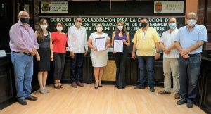 Para regularizar tenencia de la tierra, Ayuntamiento de Tapachula y Notarios firman convenio