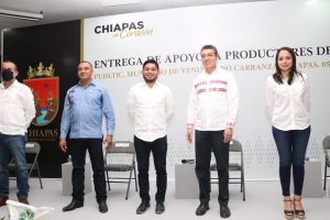 Entrega Rutilio Escandón apoyos a productores de caña e inaugura Laboratorio de Análisis de Suelos