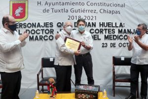 Rinde Ayuntamiento de Tuxtla Gutiérrez homenaje al Dr. Julio Antonio Cortés Manjarrez