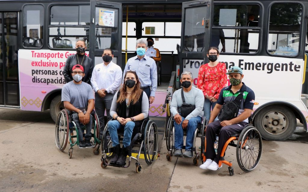 DIF Chiapas da banderazo de inicio del servicio de transporte para personas con discapacidad