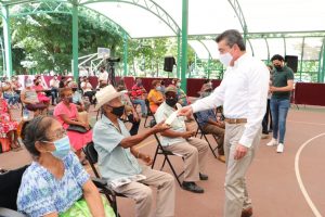 En Tapachula, Rutilio Escandón entrega apoyos a personas adultas mayores y con discapacidad