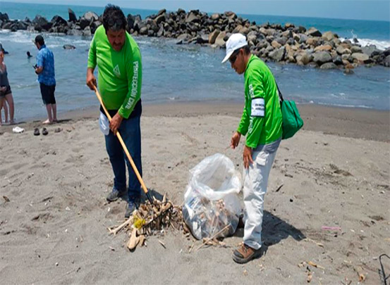 En un día es recolectada una tonelada de basura en las playas de Puerto Arista
