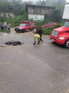 Más caminos destruidos por fuertes lluvias en la región de los Bosques