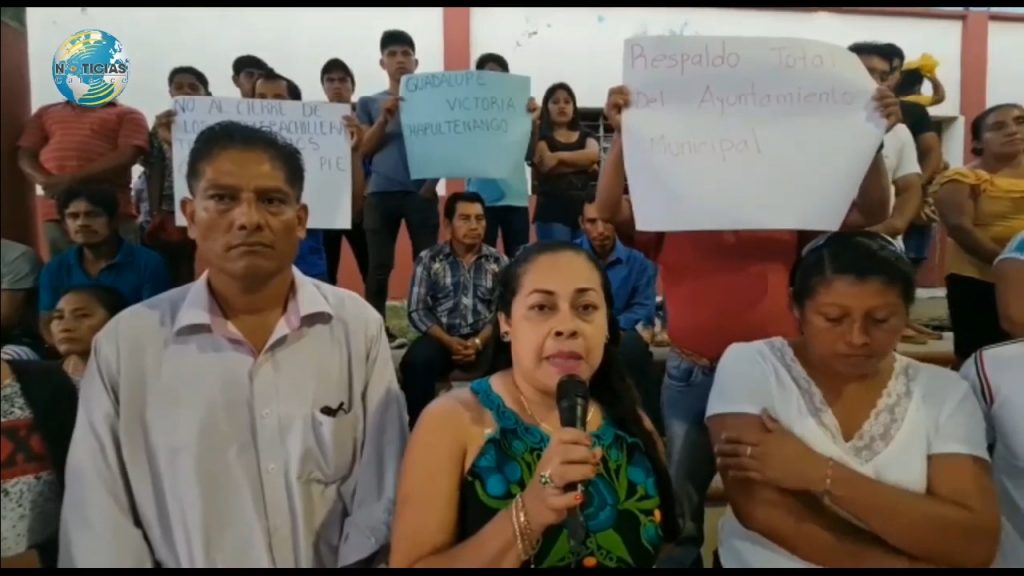 Protestan en Chapultenango por el retiro de un telebachillerato