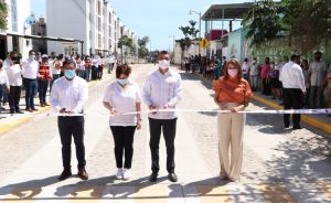 Rutilio Escandón inaugura pavimentación de calles en Tapachula