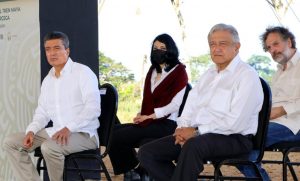 Ante AMLO, refrenda Rutilio Escandón compromiso con el impulso al Tren Maya