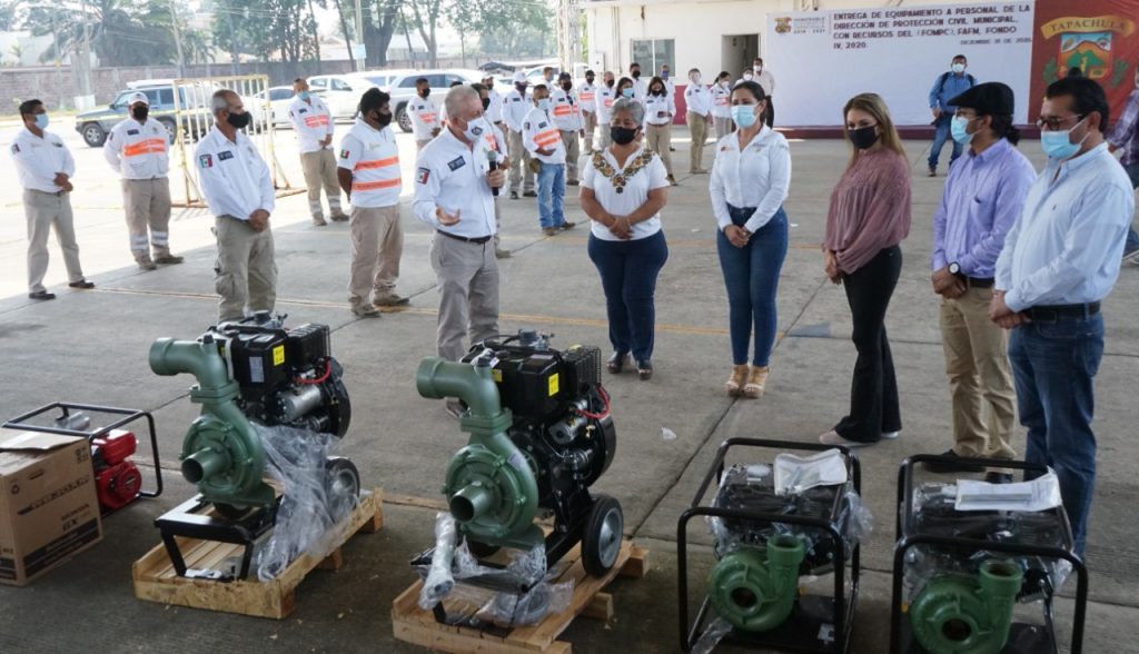 Ayuntamiento de Tapachula entregó equipamiento a personal de Protección Civil Municipal