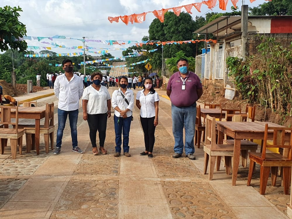 Ayuntamiento de Tapachula y Secretaría de Bienestar Federal entregan muebles a personas de escasos recursos