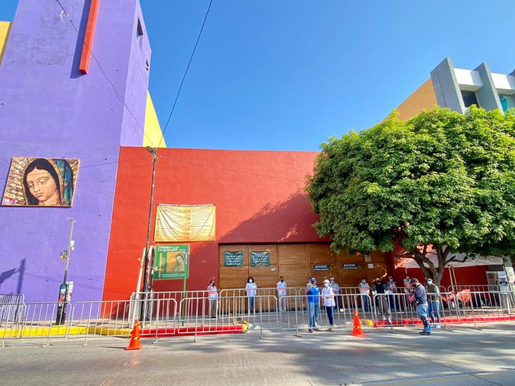 Cierran puertas de la parroquia de Guadalupe en Tuxtla