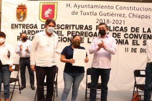 Encabeza Gobernador Rutilio Escandón y alcalde Carlos Morales entrega de Escrituras Públicas