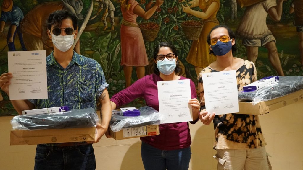 Entregan premios a ganadores del Concurso de Fotografía Tapachula Ciudad Intercultural Todos Aportan