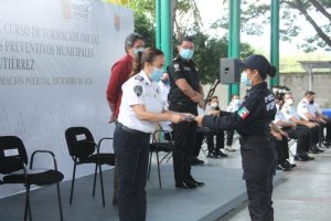 Gabriela Zepeda clausura curso de formación inicial para policías de Tuxtla Gutiérrez