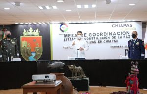 Continúa arribo de vacunas anti COVID-19 para aplicación en población adulta mayor de Chiapas