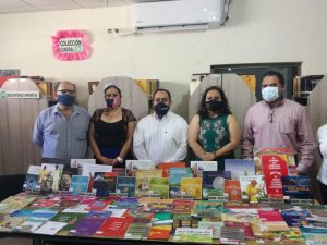 Donan colección literaria en lenguas originarias a Bibliotecas Públicas Municipales en Tuxtla Gutiérrez