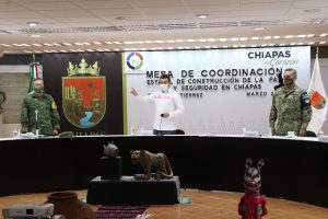 Arranca vacunación anti COVID-19 a población adulta mayor en Tuxtla Gutiérrez y Tapachula