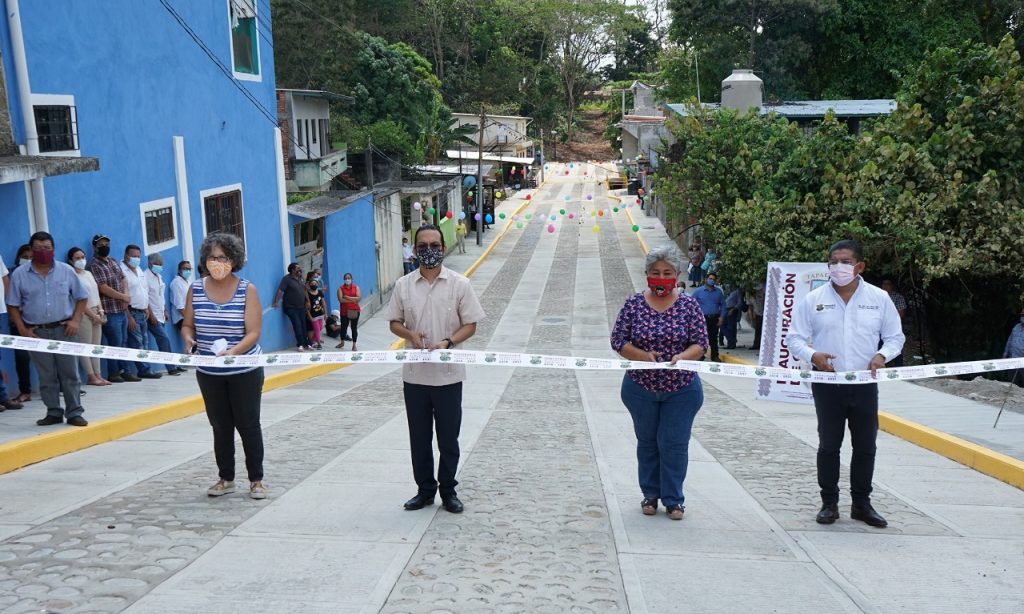 Entrega Ayuntamiento de Tapachula nuevas obras en colonias Los Reyes y San Roman