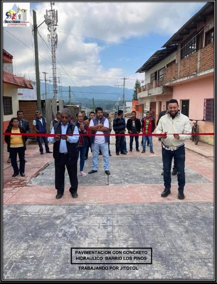 Entregan segunda etapa de pavimento de calles en Jitotol