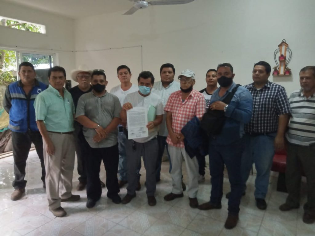 Camioneros de material de construcción de Tapachula denuncian injerencia de grupos externos  