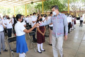 Gracias a consenso entre madres, padres, docentes y directivos, más escuelas regresan a clases