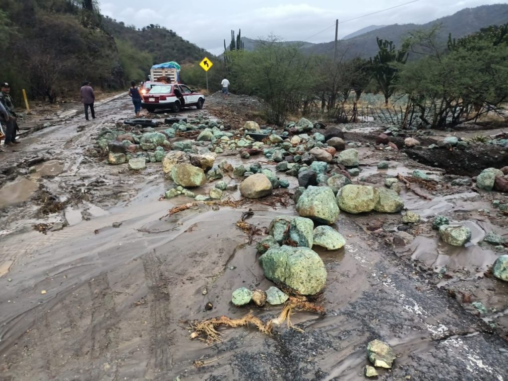 Interrumpido paso en carretera Oaxaca-Istmo