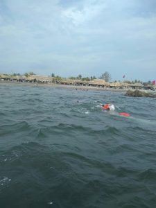 Marina rescata de las aguas a mujer en peligro en la Playa de San Benito, Puerto Madero