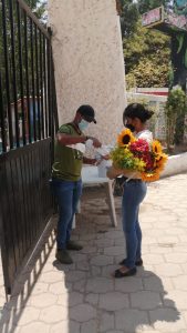 Participación responsable de ciudadanos en los panteones de Tuxtla