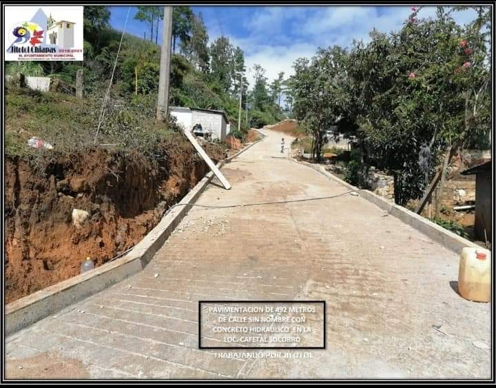 Pavimentan calle en Cafetal Socorro en Jitotol